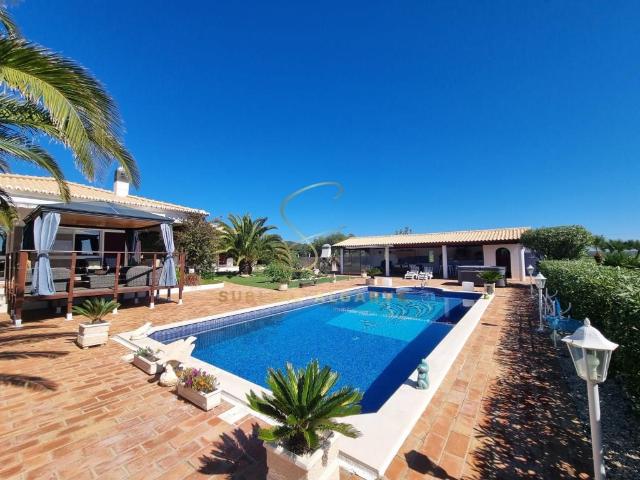 Moradia com 36.000m2 terreno, piscina e jacuzzi em Bensafrim. 246m² Bensafrim e barão de são joão