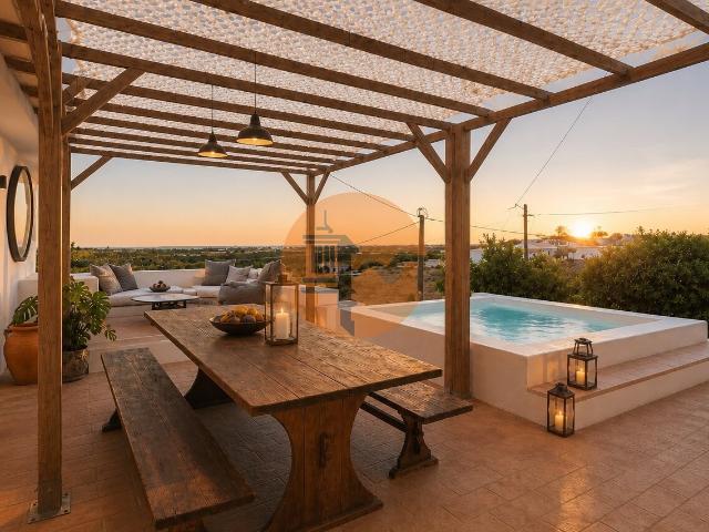 Magnífica Moradia de Charme com Vista Panorâmica Deslumbrante e Piscina Privativa