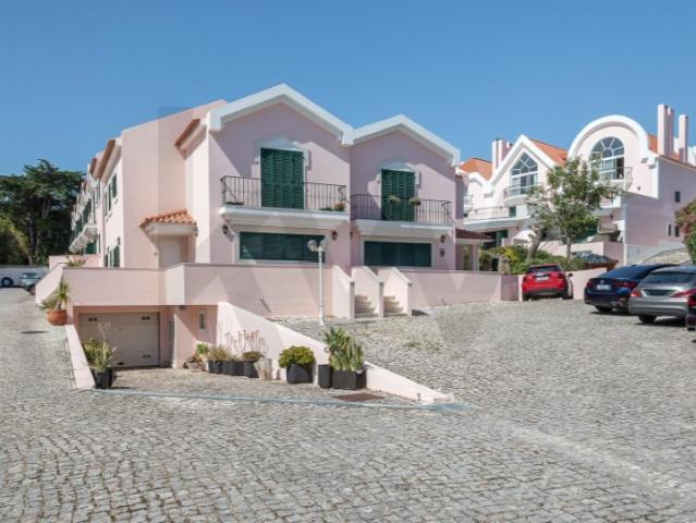 Magnifica moradia em condominio premium em Cascais