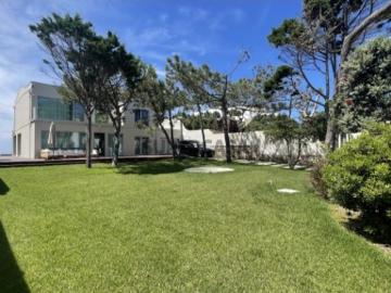 Magnífica moradia Nova construção V5, *Acabamentos de luxo *Localização privilegiada *Vista sobre o Oceano Atlântico *Jardim *Piscina *Seeview