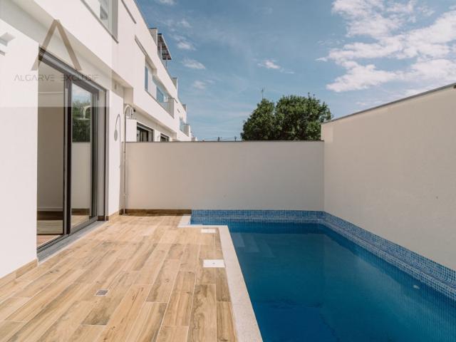 Magnífica Nova Villa T3 com piscina, garagem e vista para o mar Fuseta / Moncarapacho