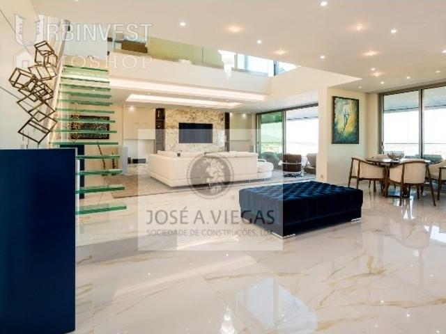 Magnífica Penthouse com uma excelente vista sobre toda a Baía de Lagos