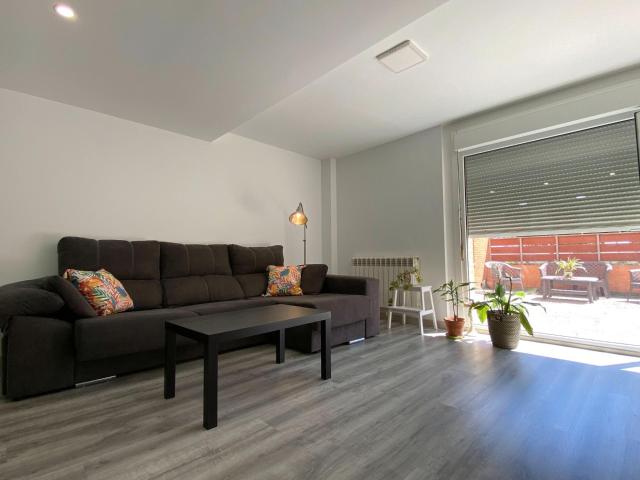 magnifica propiedad a la venta con gran terraza y jardin