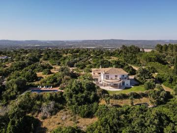 Magnifica Propriedade situada no centro do Algarve 338m² Algoz e Tunes