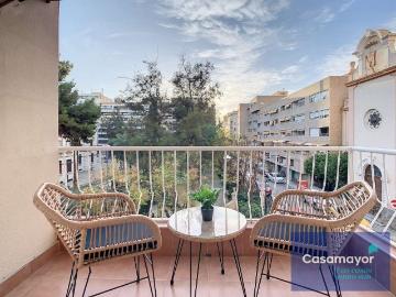 Magnífica vivienda de 4 dormitorios amueblada frente a la Diputación de Alicante