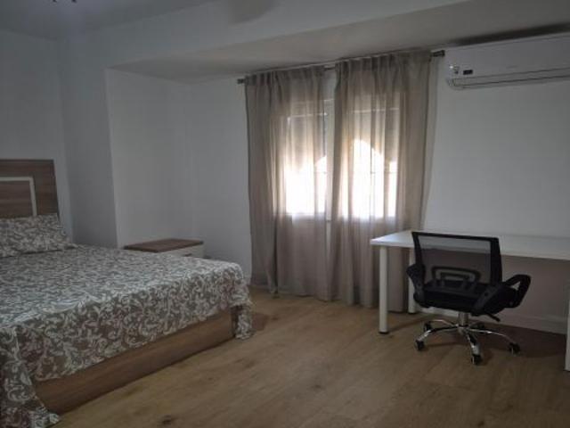 MAGNIFICA VIVIENDA DE ALQUILER EN CALLE CRONISTA MARAVER