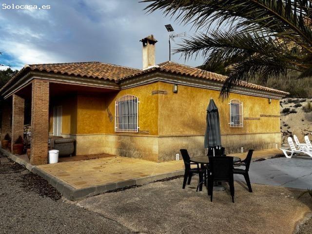 MAGNÍFICA VIVIENDA EN ALEDO