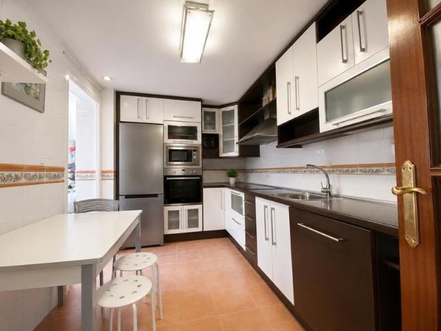 MAGNÍFICA VIVIENDA EN TEATINOS, EN UNA DE LAS ZONAS MÁS DEMANDADAS