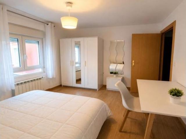 MAGNIFICA VIVIENDA PARA ESTUDIANTES DE TRES HABITACIONES DE SEPTIEMBRE A JUNIO