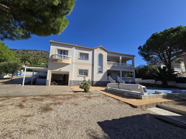 Magnífica villa con piscina, gran jardín y vistas a la bahía. 195m² Pau