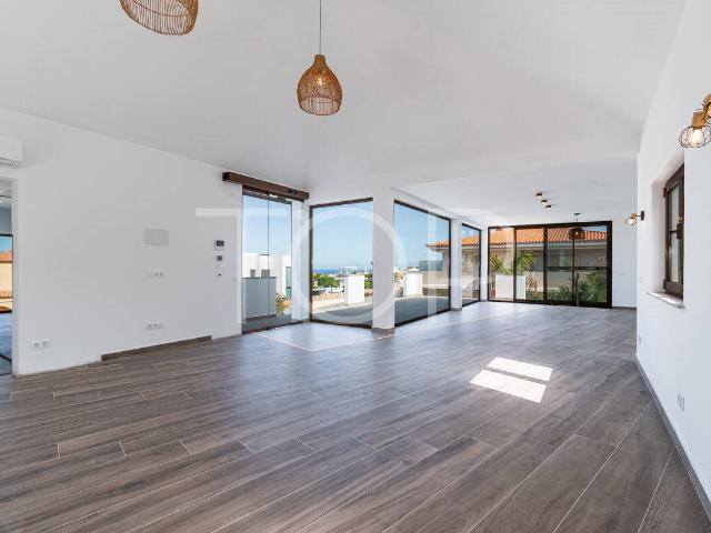 Magnifica villa contemporánea con piscina climatizada y jard. 235m² Playa Paraíso