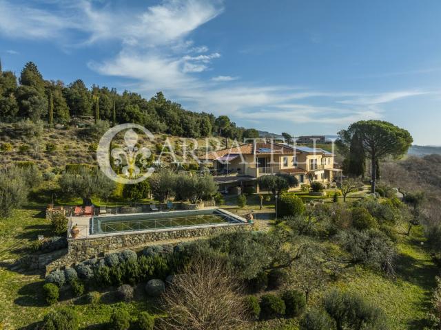 Magnifica villa a Passignano sul Trasimeno con piscina e un. 350m² Passignano sul Trasimeno