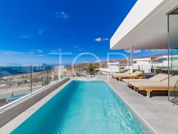 Magnífica villa de diseño contemporáneo con piscina y vistas. 180m² Boca cangrejo