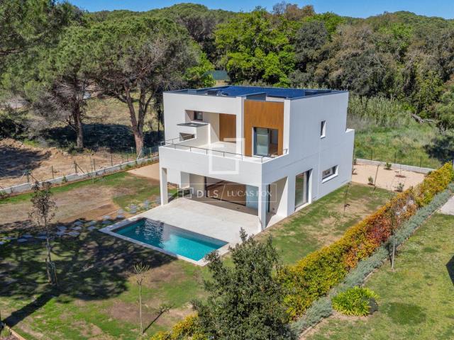 Magnífica villa de obra nueva con un diseño contemporáneo, u. 250m² Calella de Palafrugell