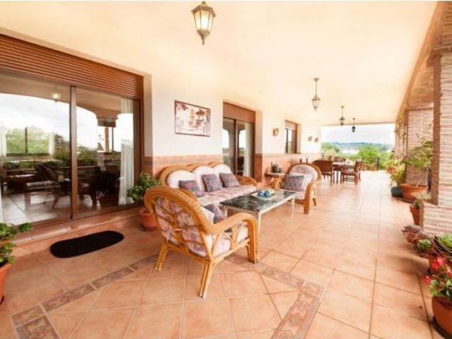 Magnifica Villa en Estepona | CABANILLAS REAL ESTATE