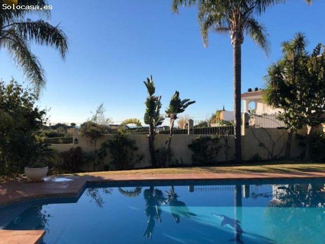 MAGNÍFICA VILLA JUNTO A LA PLAYA DEL PADRÓN