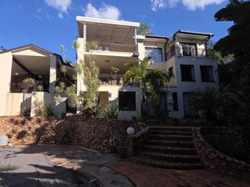 magnificent 4 bedroom house on the m.