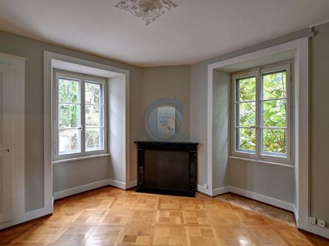 MAGNIFICENT 7.5 ROOM APARTMENT WITH LAKE VIEW