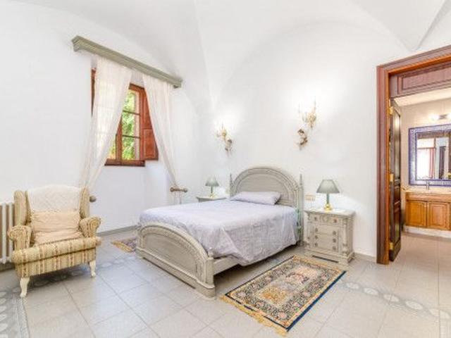 Magnificent 17th century town house in the centre of Campos