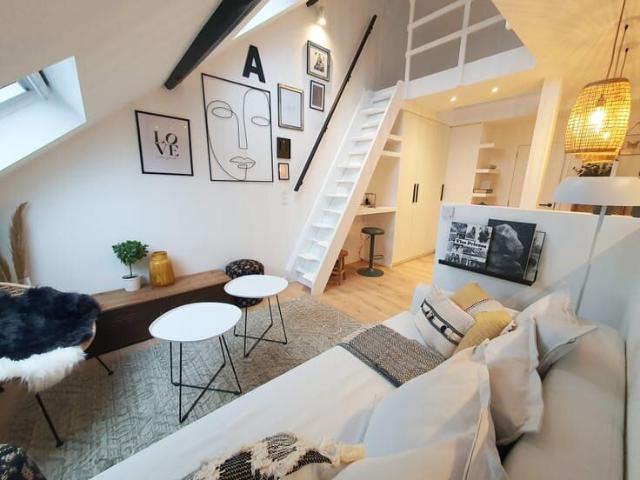MAGNIFICENT 1 BEDROOM DUPLEX
