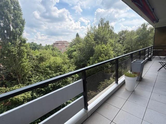 Magnificent 2 bedroom apartment with terrace — Ixelles