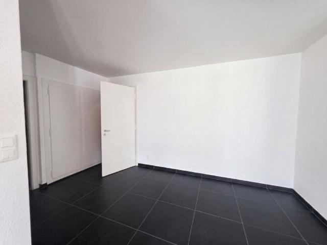 Magnificent 2.5 room apartment completely renovated with balcony