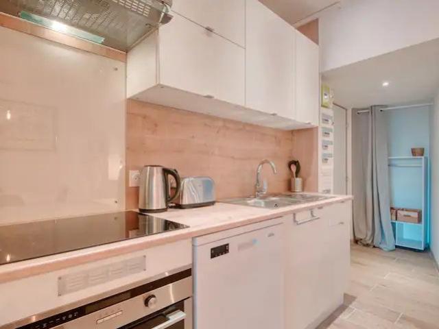 Magnificent 3 room flat with a superb terrace, Marseille Amsterdam Apartments for Rent