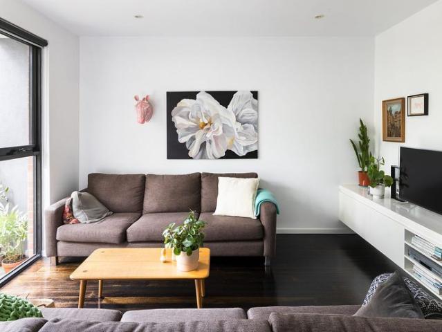 Magnificent triple storey town residence in a sought after position