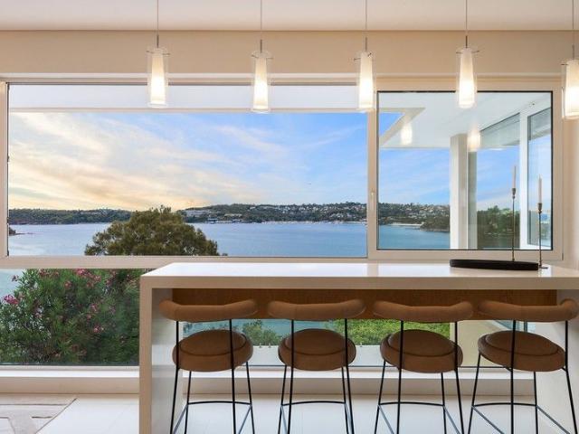 Magnificent Waterfront Reserve Residence With Breathtaking Harbour Panorama
