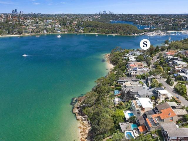 Magnificent Waterfront Reserve Residence With Breathtaking Harbour Panorama