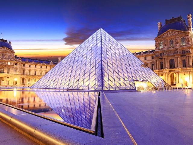 Magnificent apartment at the Palais Royal, Paris Amsterdam Apartments for Rent