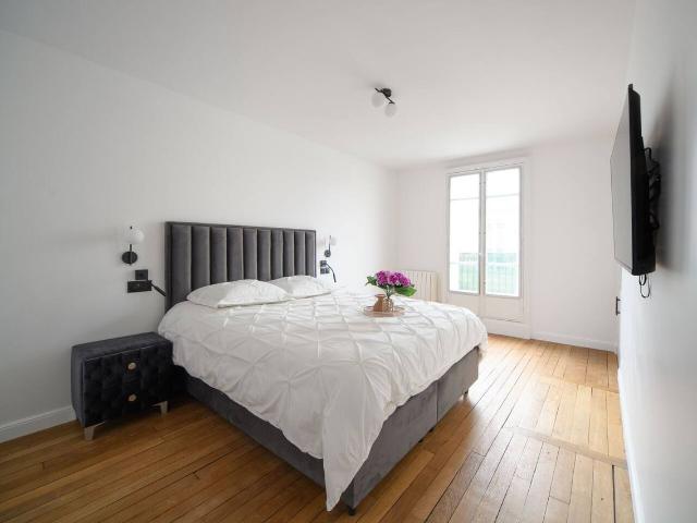 Magnificent apartment in the 16th arrondissement, Paris Amsterdam Apartments for Rent