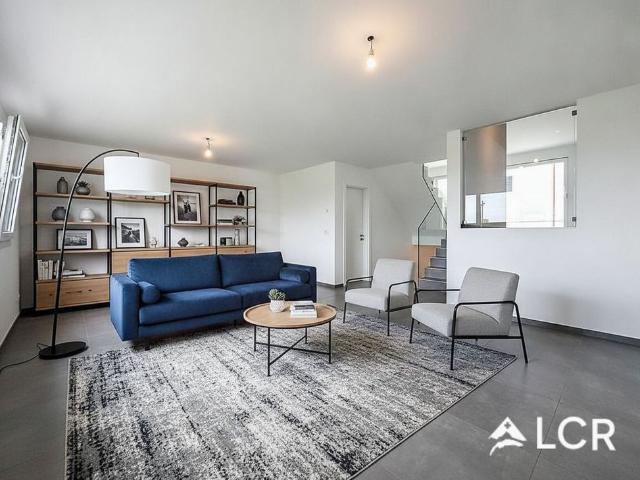 Magnificent apartment of 5.5P / 4 CHB / 2 bathrooms / 1 balcony / 1 Garden / 2 parking spaces