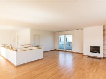 Magnificent duplex penthouse with view over the lake and large terraces