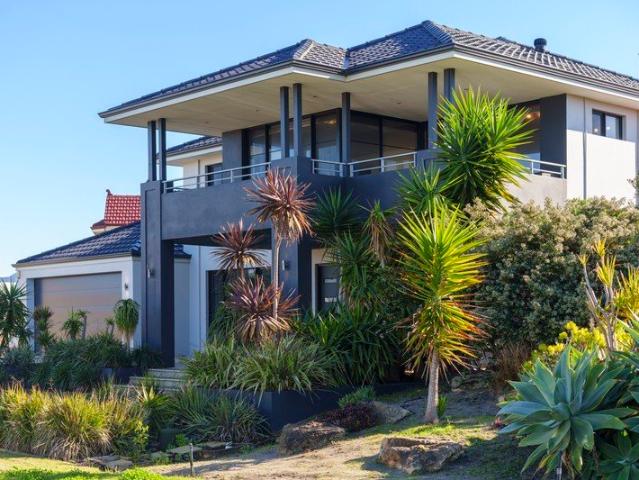 Magnificent Executive Family Home with Pool, Workshop and Golf Course Outlook