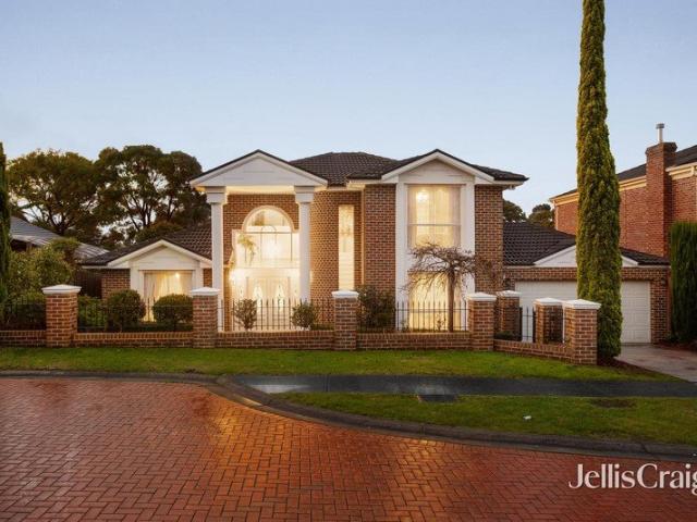 Magnificent family entertainer in an idyllic cul de sac setting