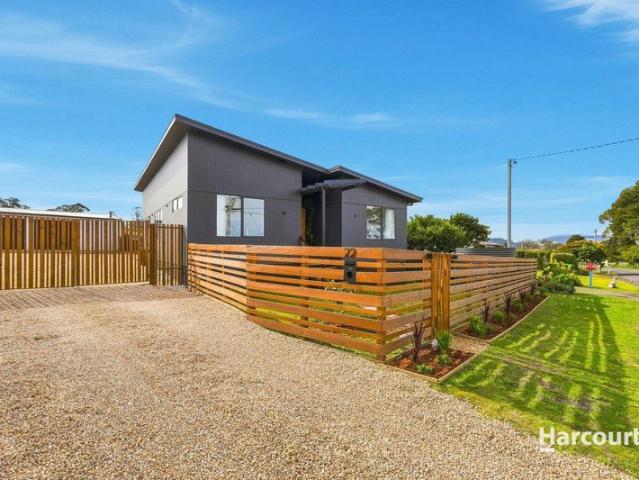 Magnificent Family Home in the Heart of Carlton River