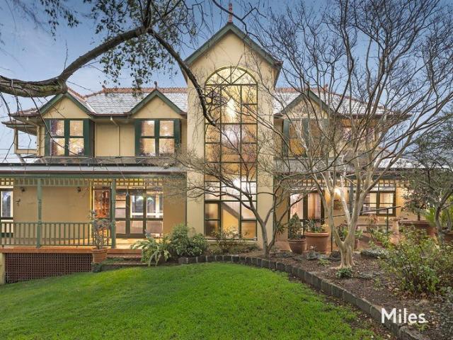 Magnificent Federation Estate in Prestigious Heritage Enclave