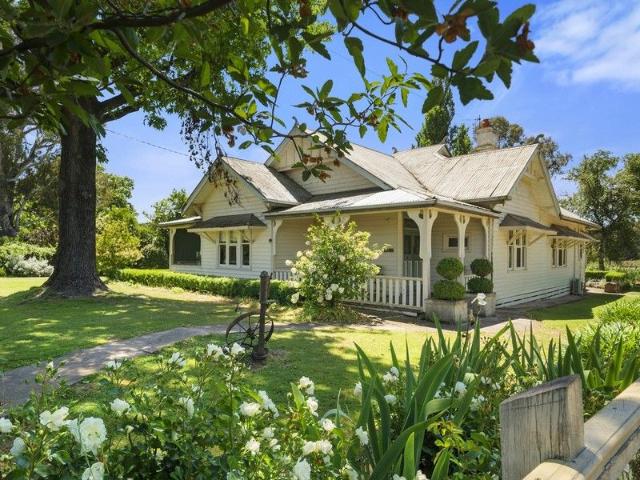 Magnificent Federation style home on a huge block in arguably Mansfield's most desirable street