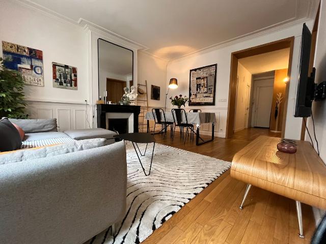 Magnificent flat near the Marais, Paris Amsterdam Apartments for Rent