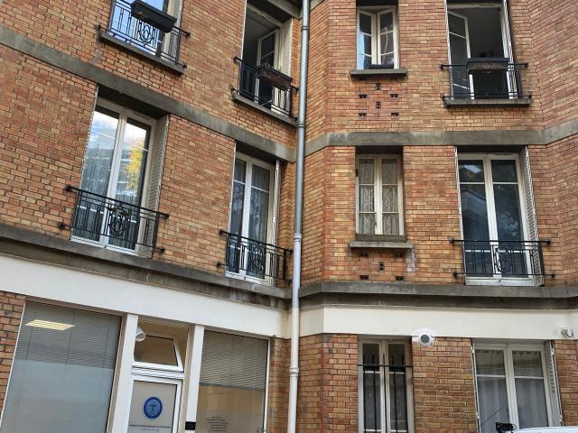 Magnificent flat in a quiet courtyard Eiffel Tower and Trocadero 250m on foot