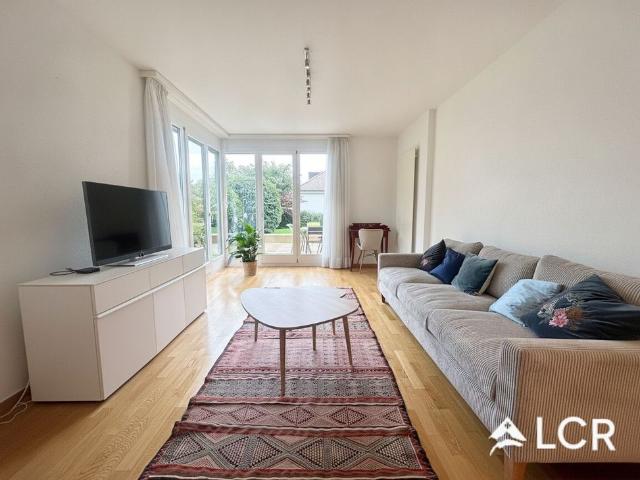 Magnificent furnished 3.5 room apartment with terrace and small garden