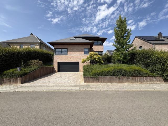Magnificent furnished villa ideally located
