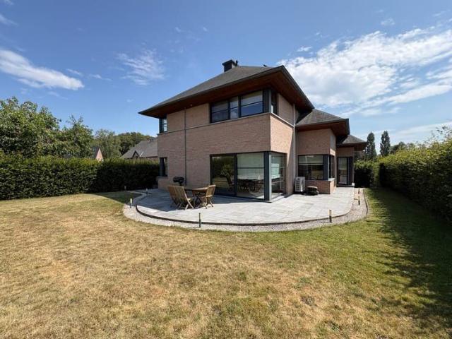 Magnificent furnished villa ideally located