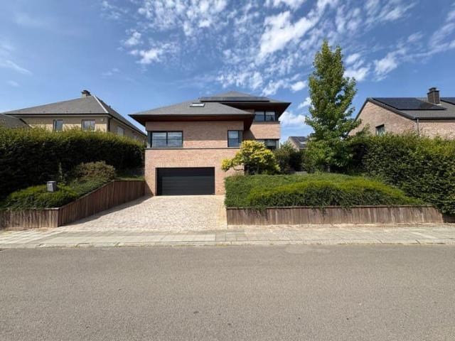 Magnificent furnished villa ideally located
