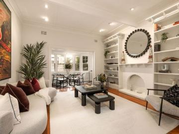Magnificent House Like Apartment in Boutique Edwardian Block