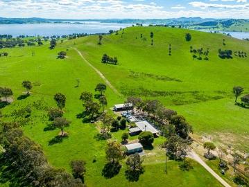 MAGNIFICENT HUME WEIR FRONTAGE in TWO 2 LOTS
