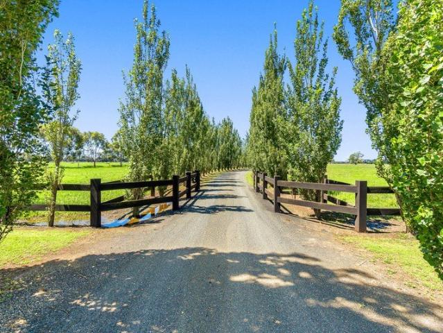 Magnificent Irrigation/Lifestyle Property