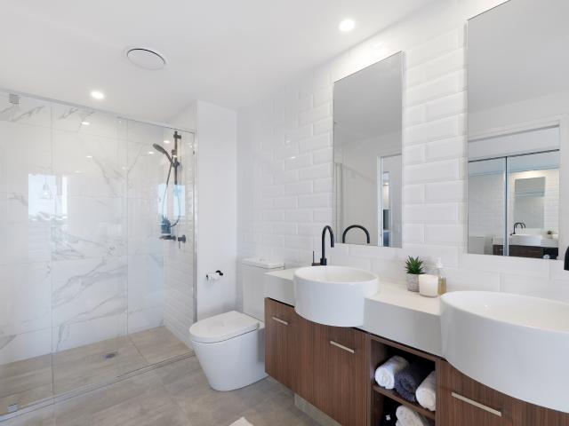 Magnificent Luxury Apartment on Lake Orr