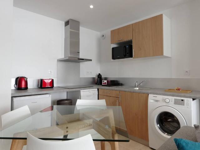 Magnificent luxury flat with balcony, nestled in the heart of Marseille, Marseille Amsterdam Apartments for Rent